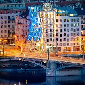 מלון Dancing House - Tancici Dum פראג